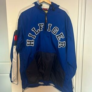 Tommy Hilfiiger pull over windbreaker size XL